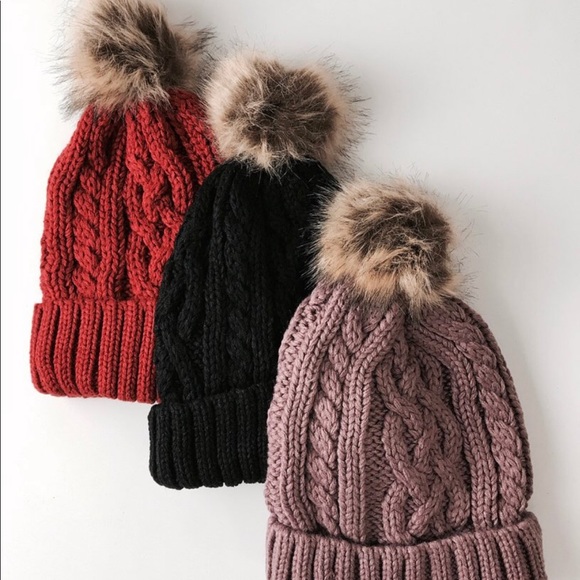 Rust cable knit fur pom beanie - Picture 2 of 7